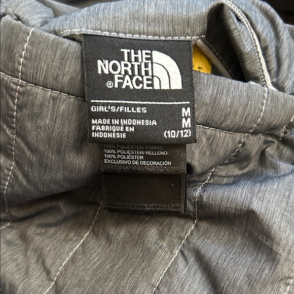 The North Face Gray Quilted Jacket with Light Blue Sherpa Lining - Picture 4 of 8